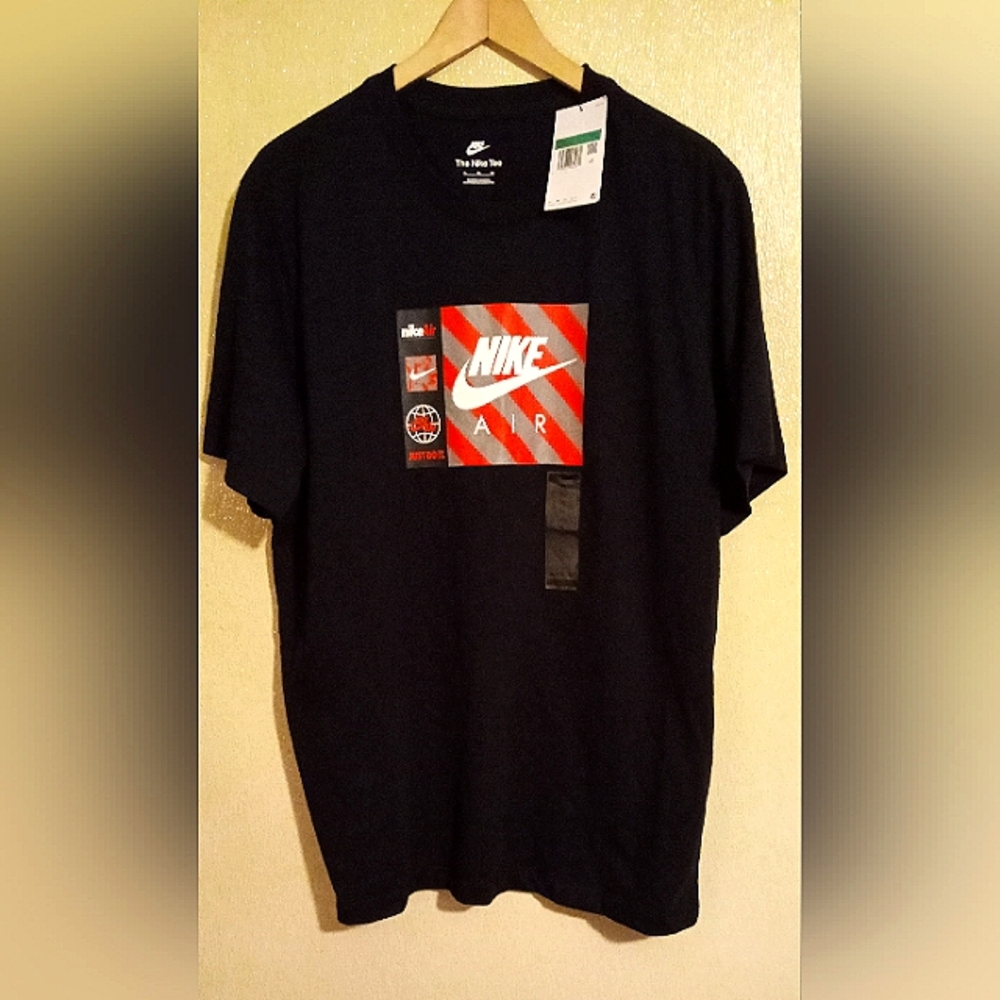 MEN'S XL NIKE AIR BRAND TEE BLACK & RED WITH TAG NEVER WORN.